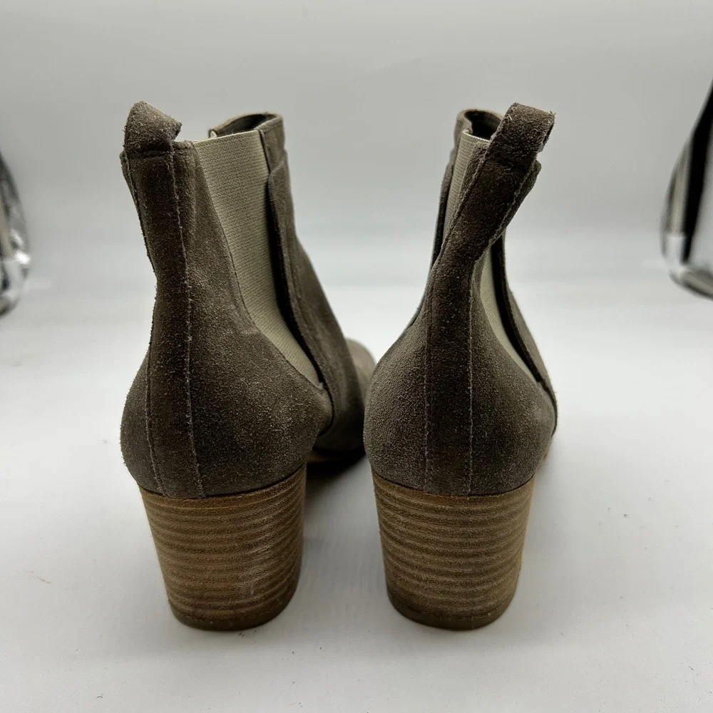 Vince Hallie Taupe Suede Chelsea Ankle Boots Made in‎ Italy Women's 8M